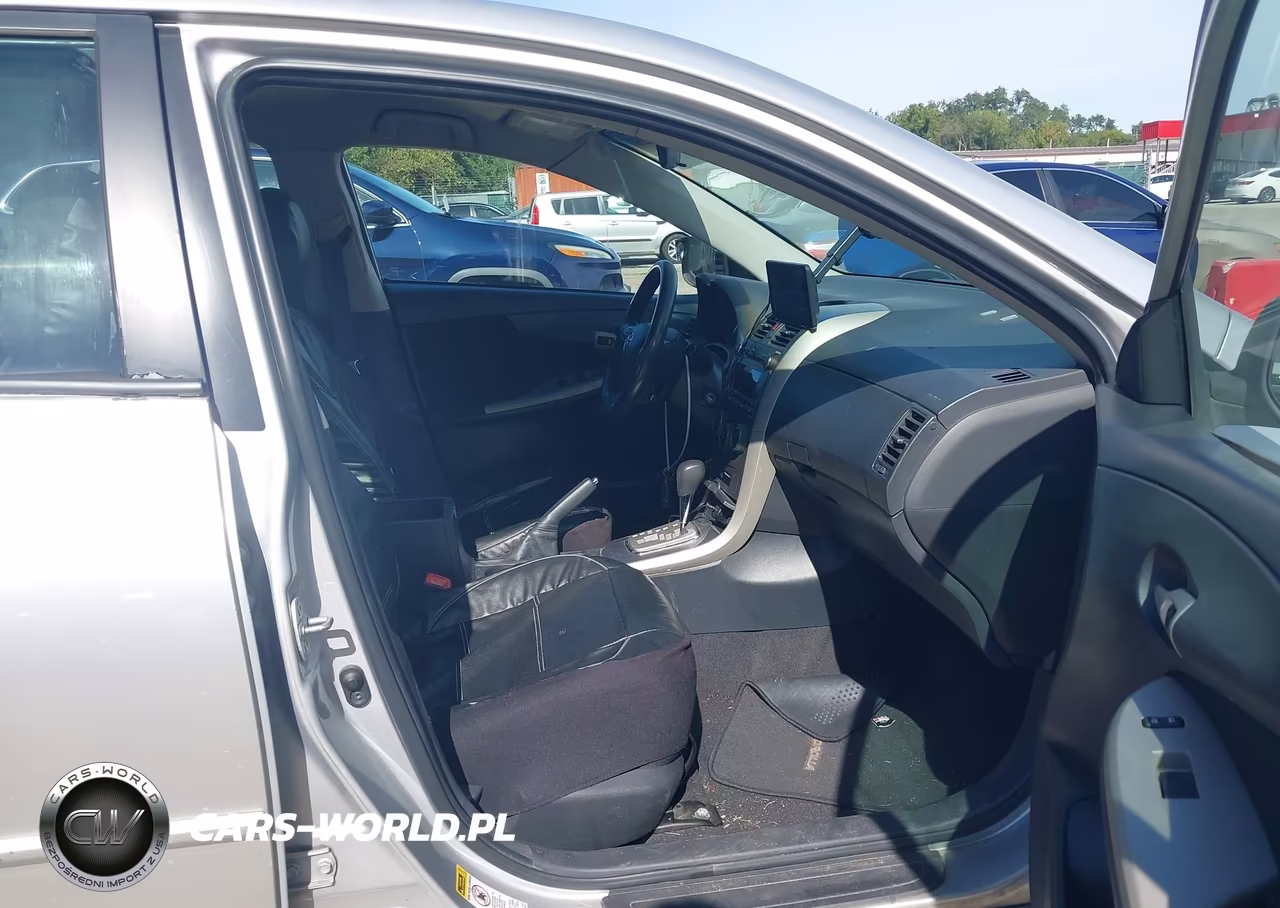 2011 Toyota Corolla S VIN:2T1BU4EE2BC635187 - 5