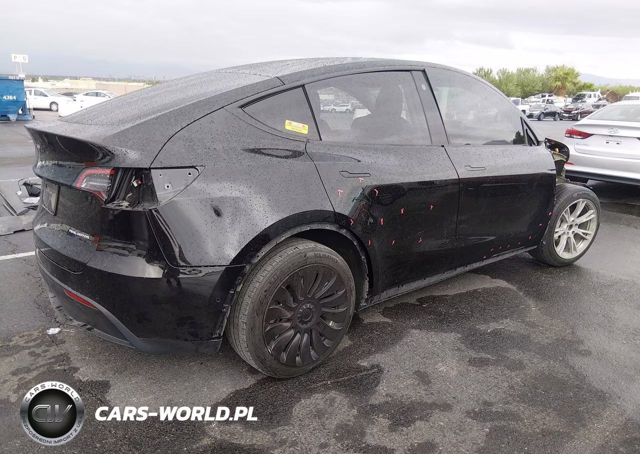 2022 Tesla Model Y Long Range VIN:7SAYGDEE9NA001568 - 4