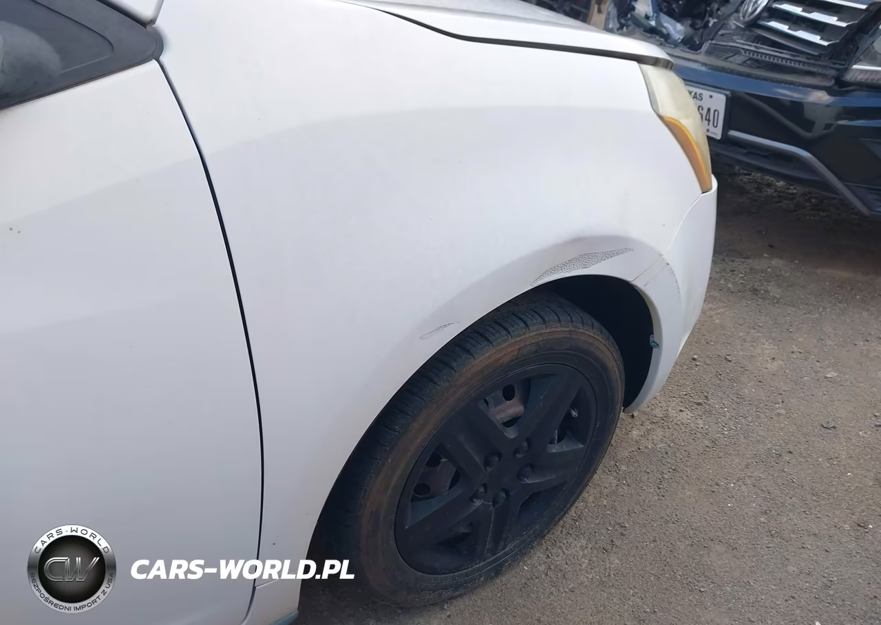 2010 Pontiac Vibe VIN:5Y2SP6E8XAZ420674 - 6