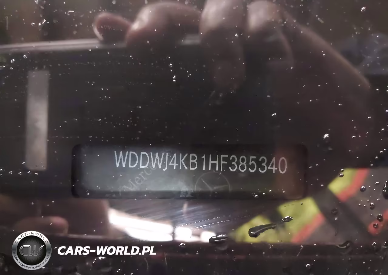 2017 Mercedes-Benz C 300 4Matic VIN:WDDWJ4KB1HF385340 - 9