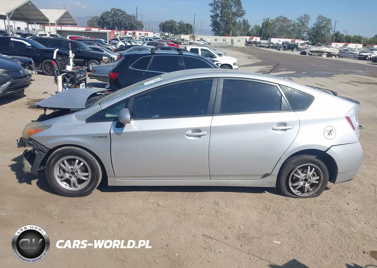 2011 Toyota Prius Two VIN:JTDKN3DU2B5331838 - 15