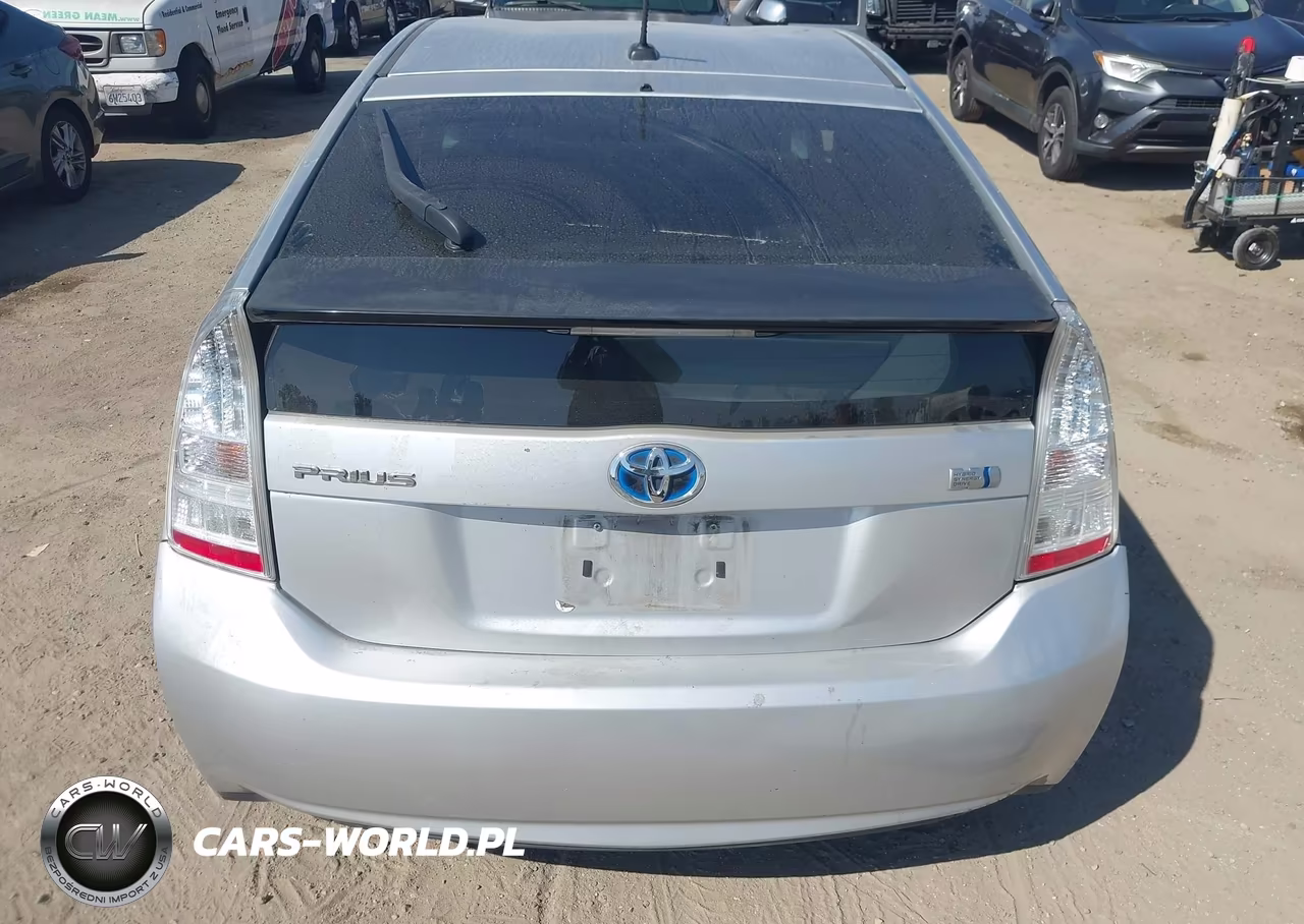 2011 Toyota Prius Two VIN:JTDKN3DU2B5331838 - 17