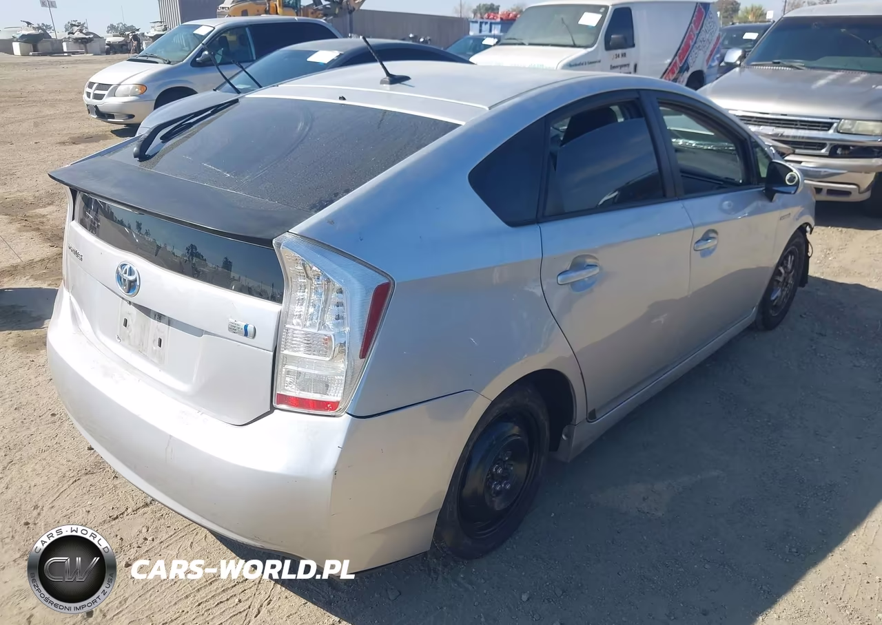 2011 Toyota Prius Two VIN:JTDKN3DU2B5331838 - 4