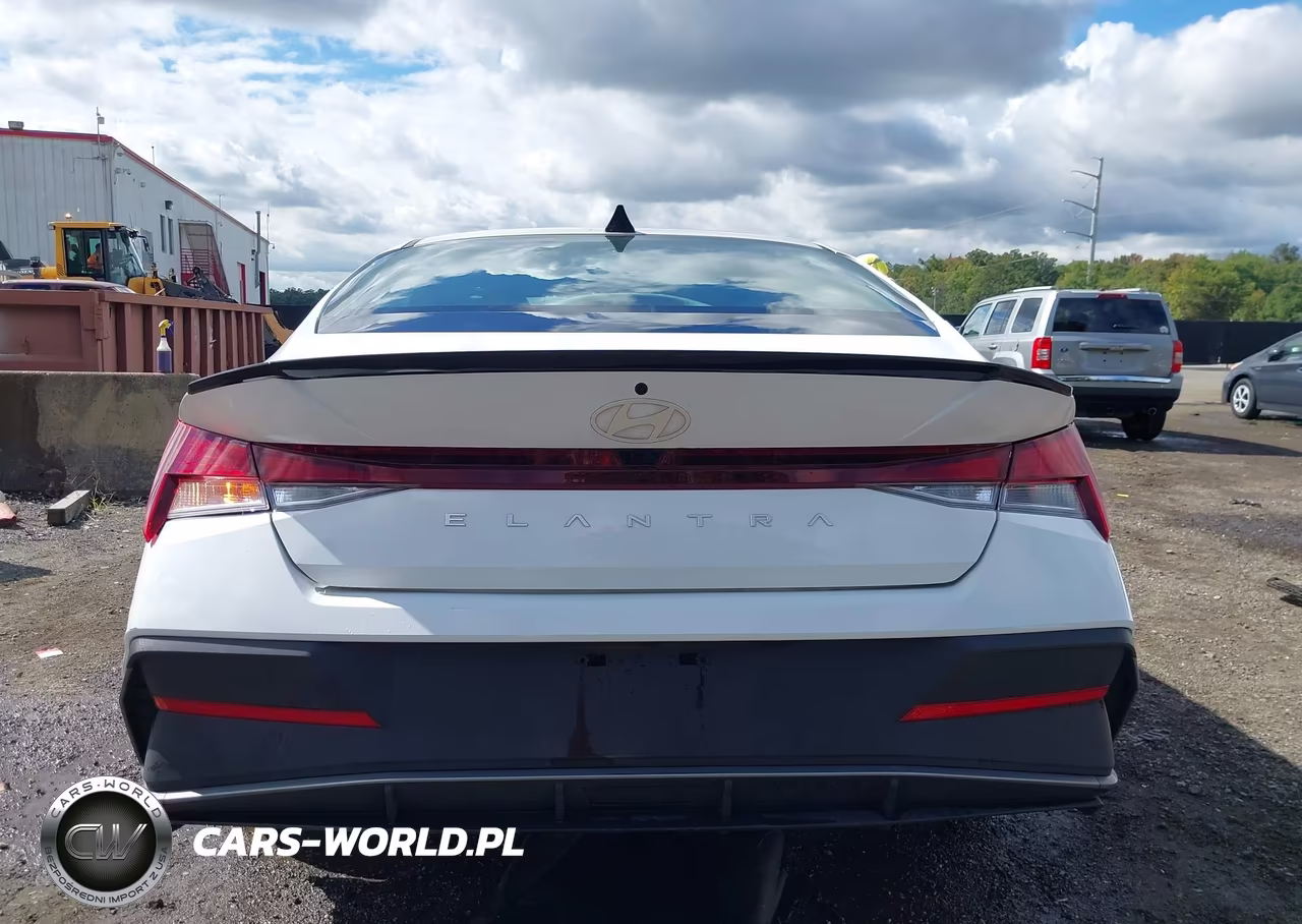 2025 Hyundai Elantra Sel Sport VIN:KMHLM4DG7SU025095 - 16