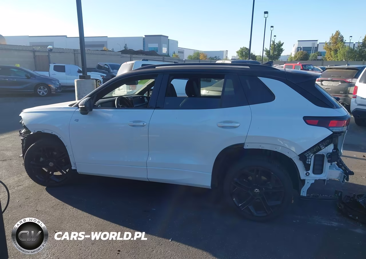 2026 Volkswagen Tiguan Se R-Line Black VIN:3VVHR7RM8TM023827 - 15