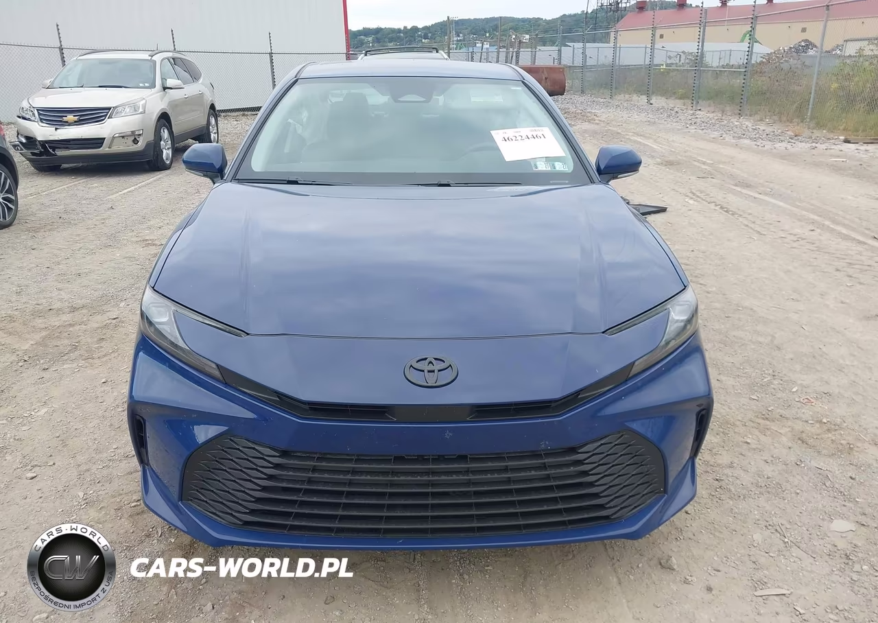 2026 Toyota Camry Le VIN:4T1DAACK6TU313659 - 12