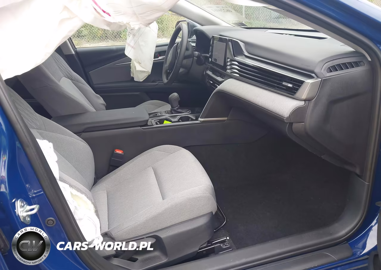 2026 Toyota Camry Le VIN:4T1DAACK6TU313659 - 5
