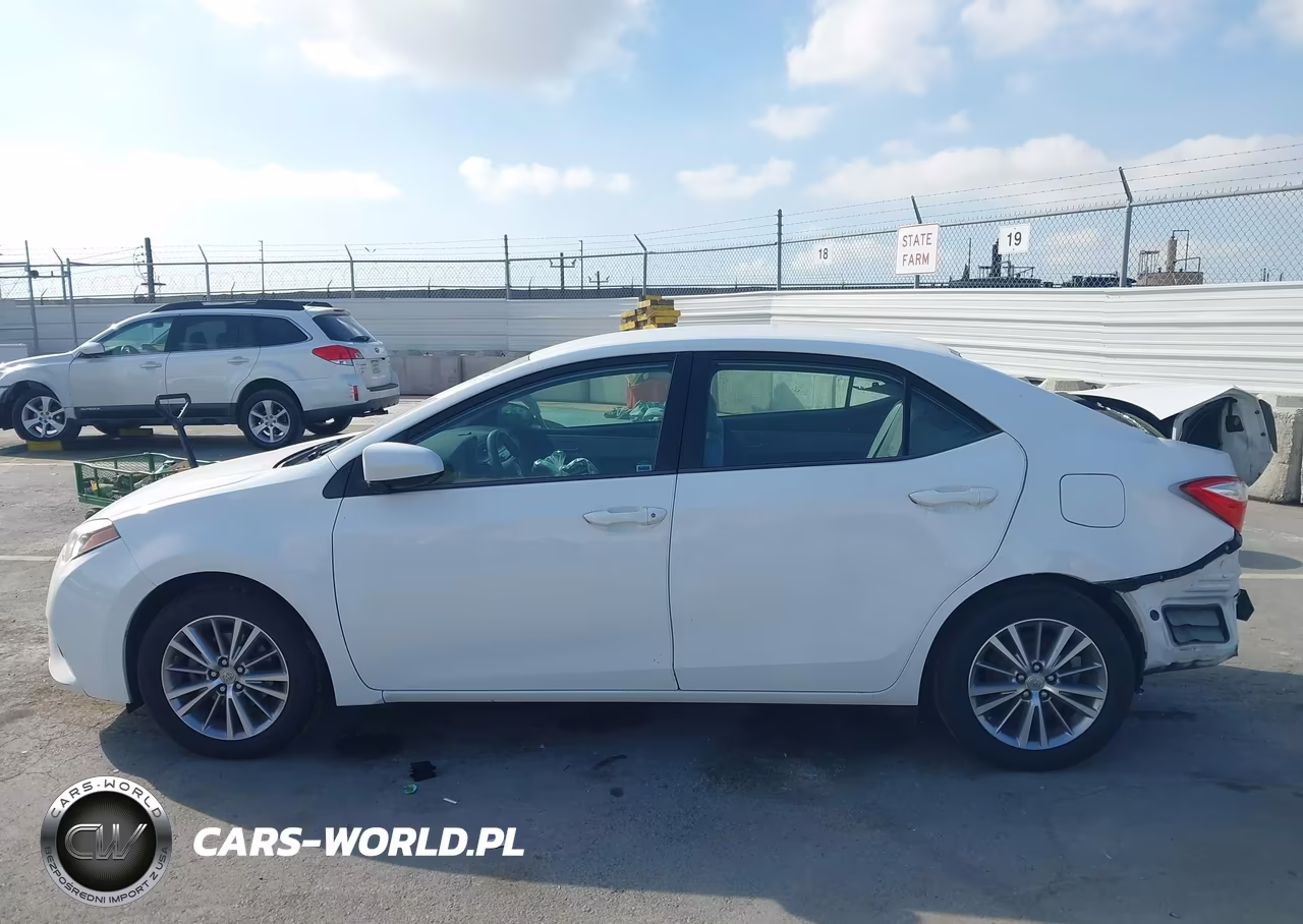 2015 Toyota Corolla Le Plus VIN:5YFBURHE7FP351200 - 14