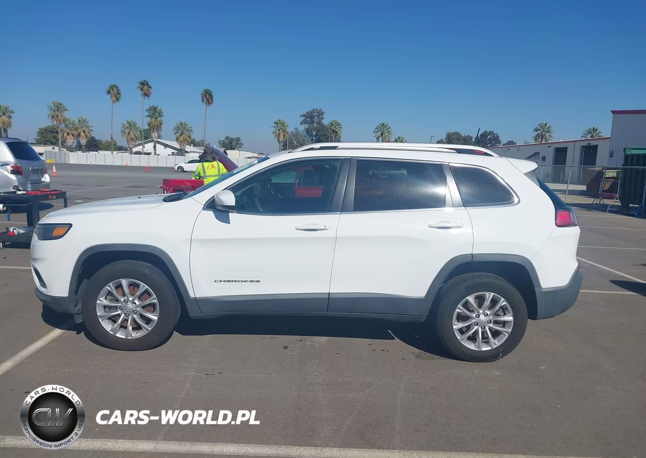 2019 Jeep Cherokee Latitude 4X4 VIN:1C4PJMCB9KD350223 - 14