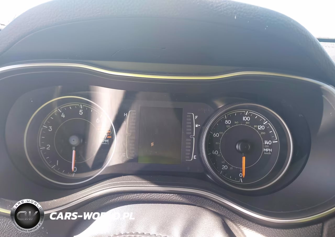 2019 Jeep Cherokee Latitude 4X4 VIN:1C4PJMCB9KD350223 - 15