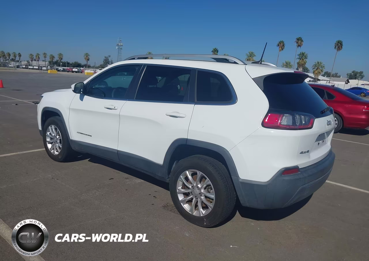 2019 Jeep Cherokee Latitude 4X4 VIN:1C4PJMCB9KD350223 - 3