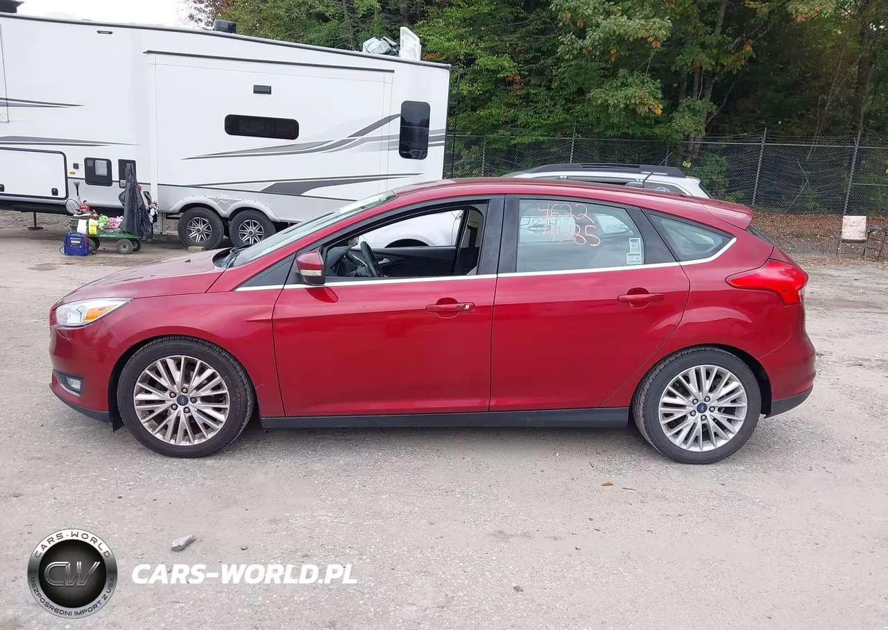 2015 Ford Focus Titanium VIN:1FADP3N29FL371857 - 12