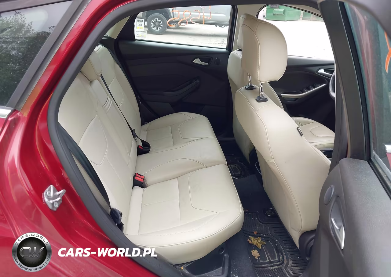 2015 Ford Focus Titanium VIN:1FADP3N29FL371857 - 8