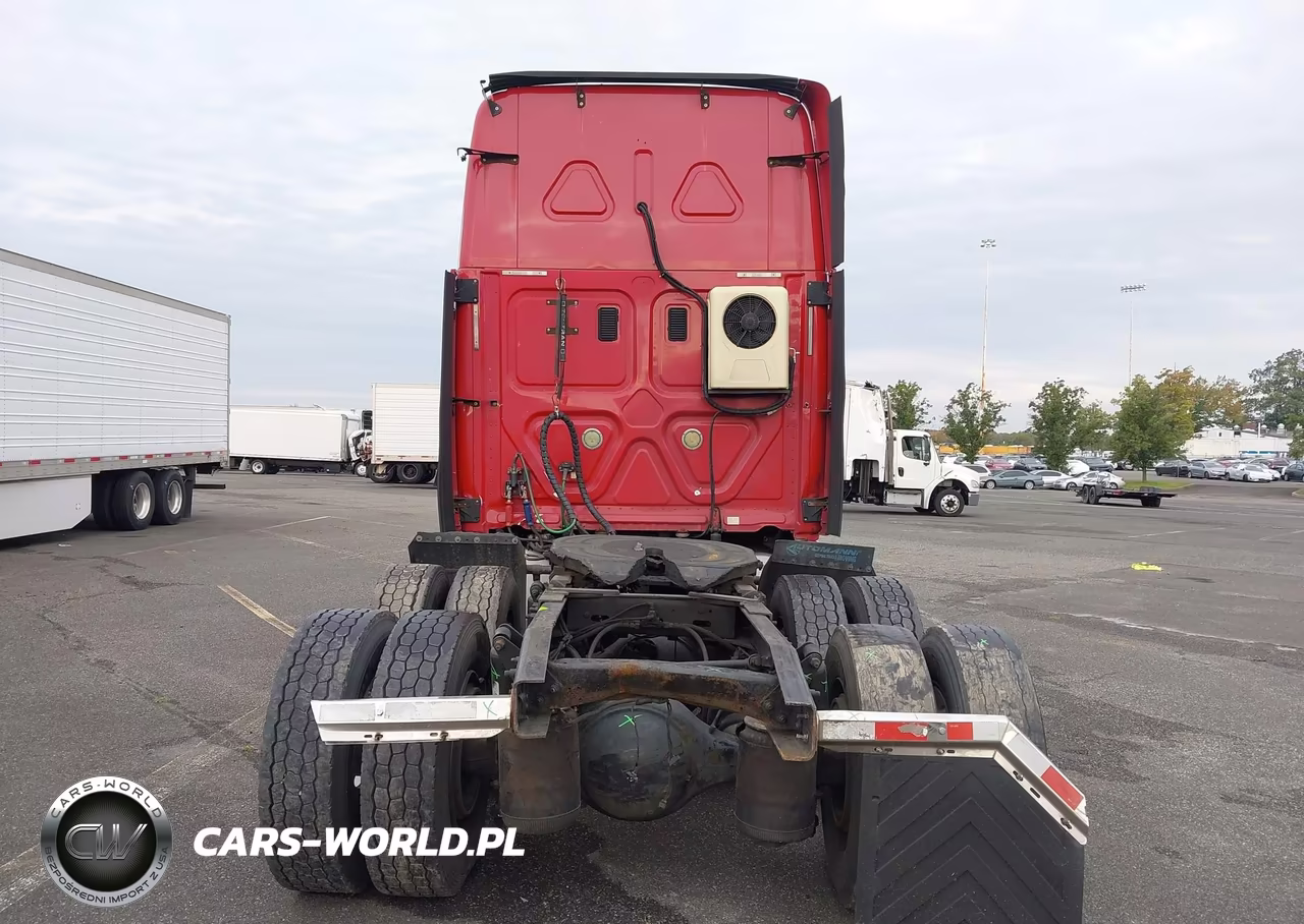 2012 Freightliner Cascadia 125 VIN:1FUJGLBG3CLBC8366 - 11