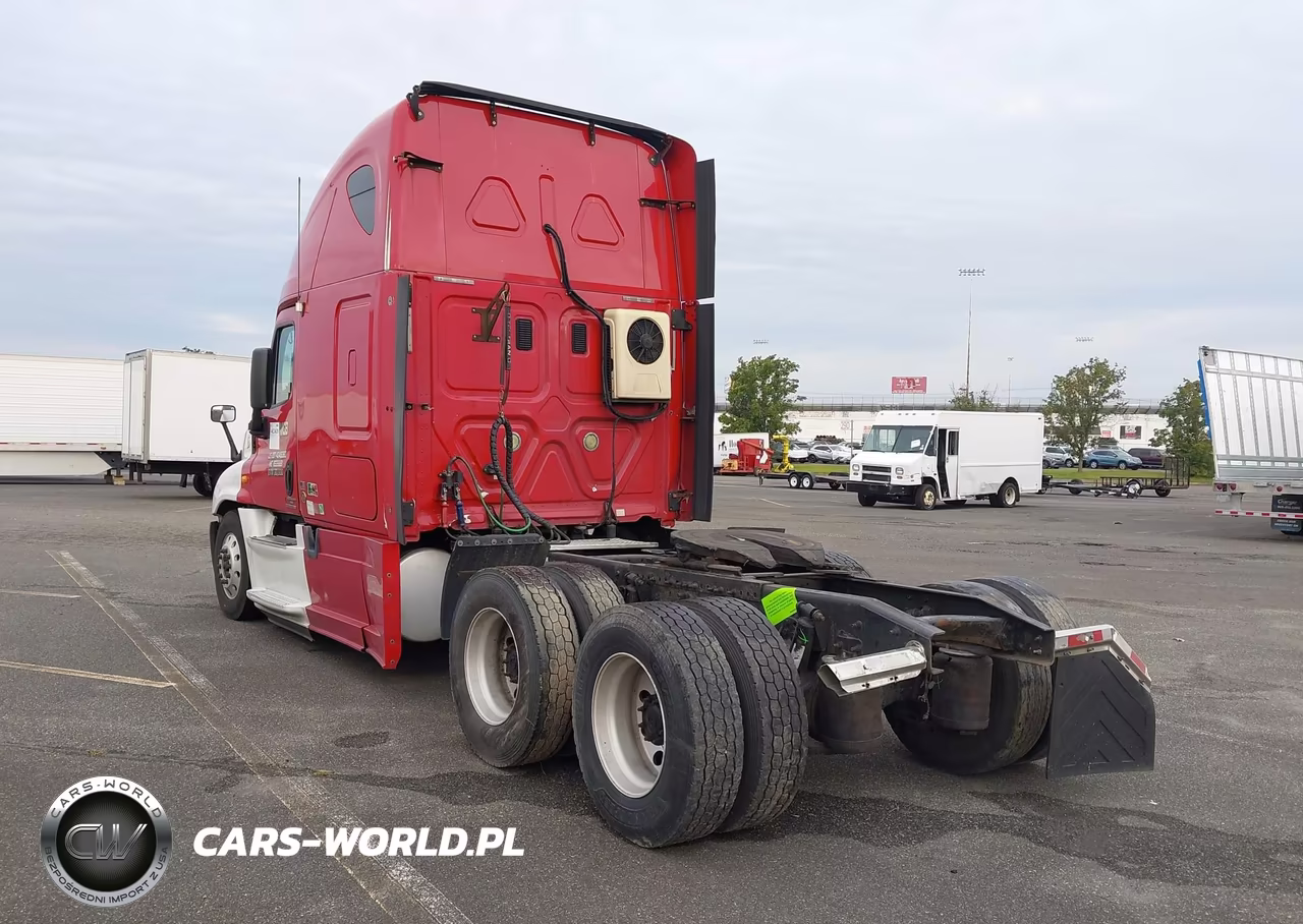2012 Freightliner Cascadia 125 VIN:1FUJGLBG3CLBC8366 - 3