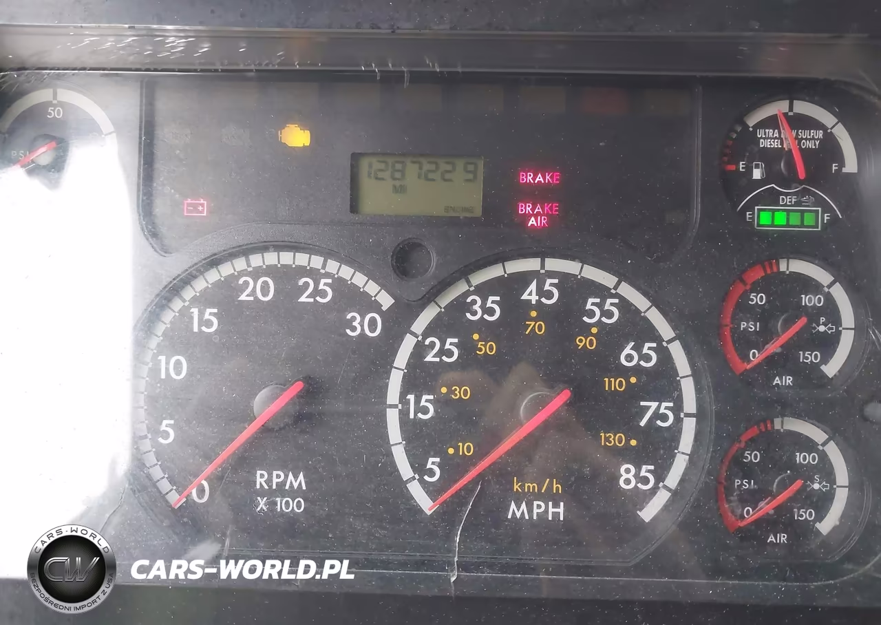 2012 Freightliner Cascadia 125 VIN:1FUJGLBG3CLBC8366 - 5