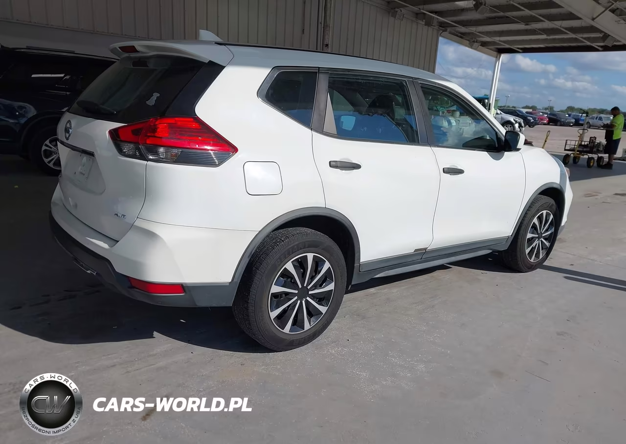 2017 Nissan Rogue S VIN:KNMAT2MV9HP577058 - 4