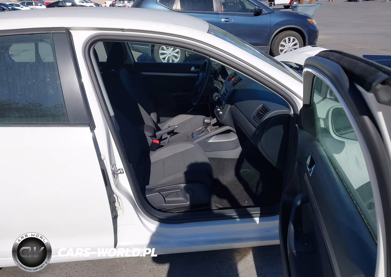 2010 Volkswagen Jetta S VIN:3VWJZ7AJ6AM017259 - 5
