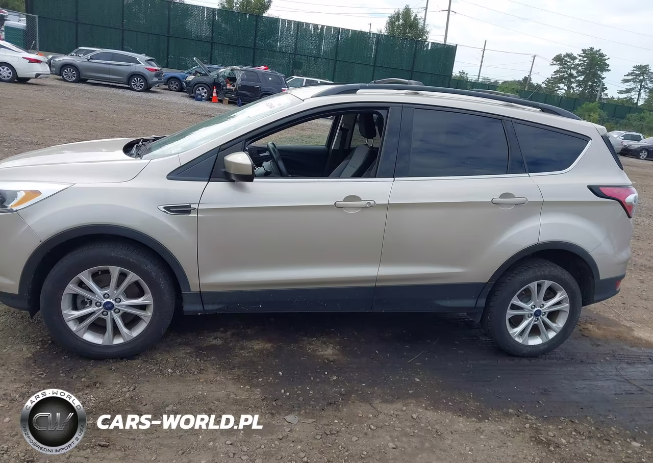 2018 Ford Escape Se VIN:1FMCU9GD1JUC99275 - 14