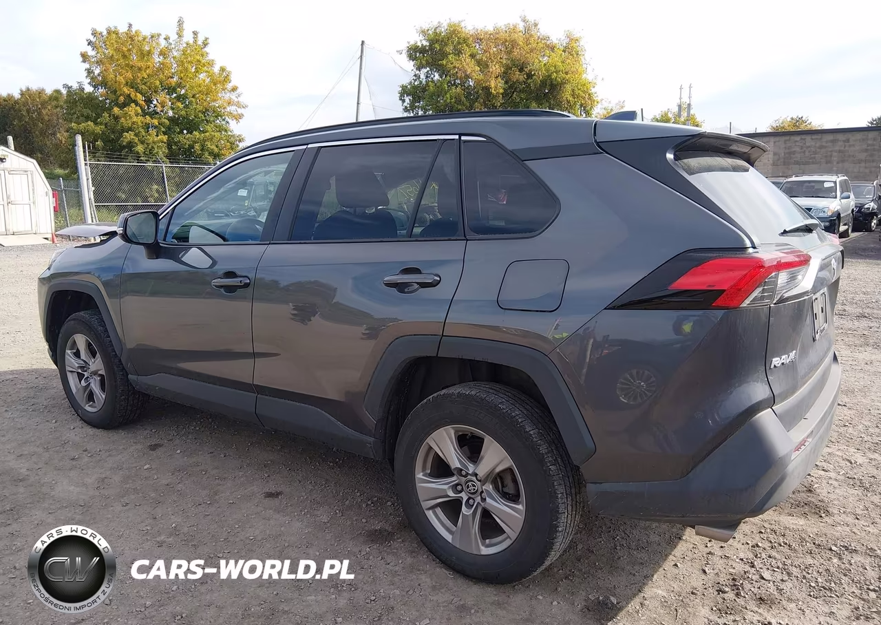 2025 Toyota Rav4 Xle VIN:2T3P1RFV1SW598679 - 3