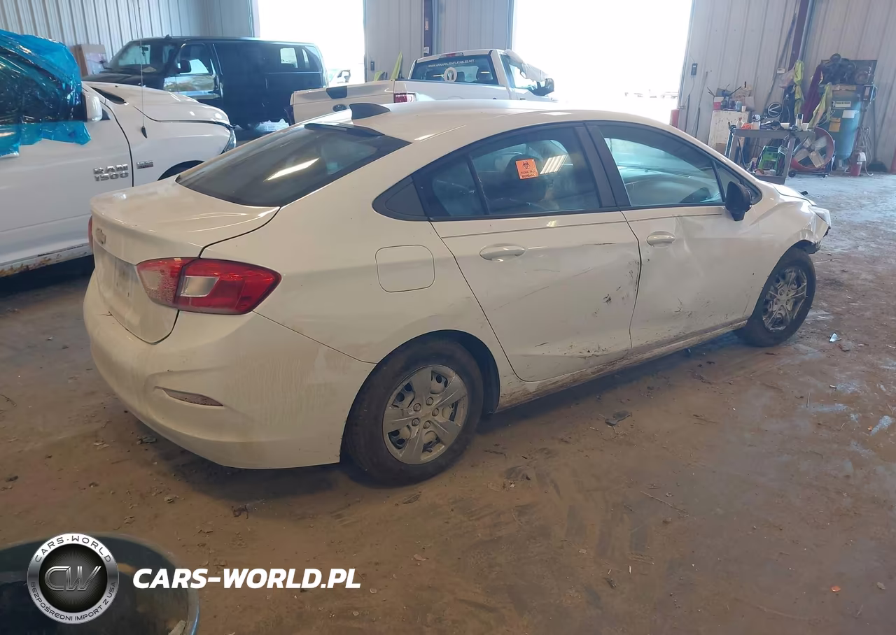 2018 Chevrolet Cruze Ls Auto VIN:1G1BC5SM3J7189600 - 4