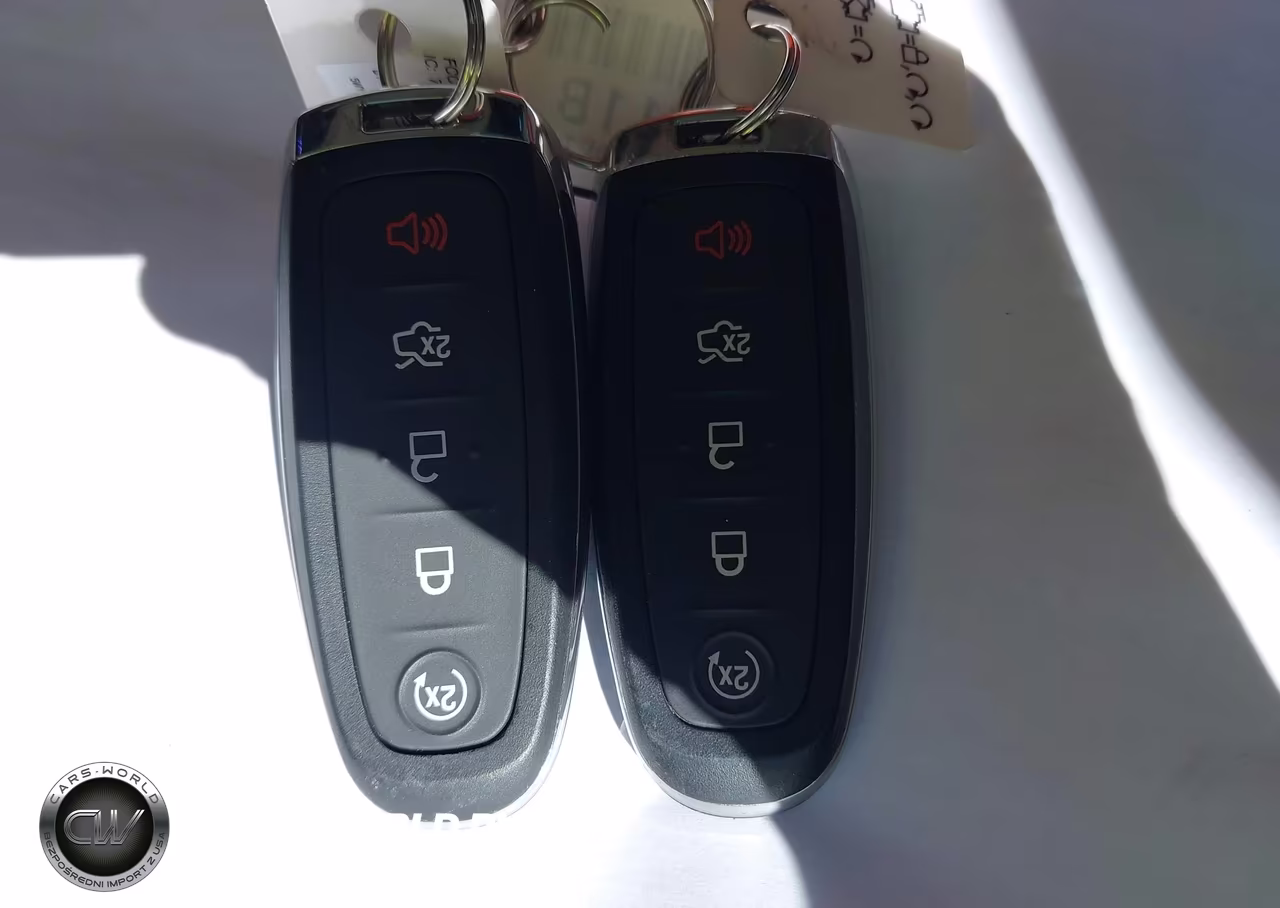 2018 Ford Focus Electric VIN:1FADP3R43JL296139 - 11