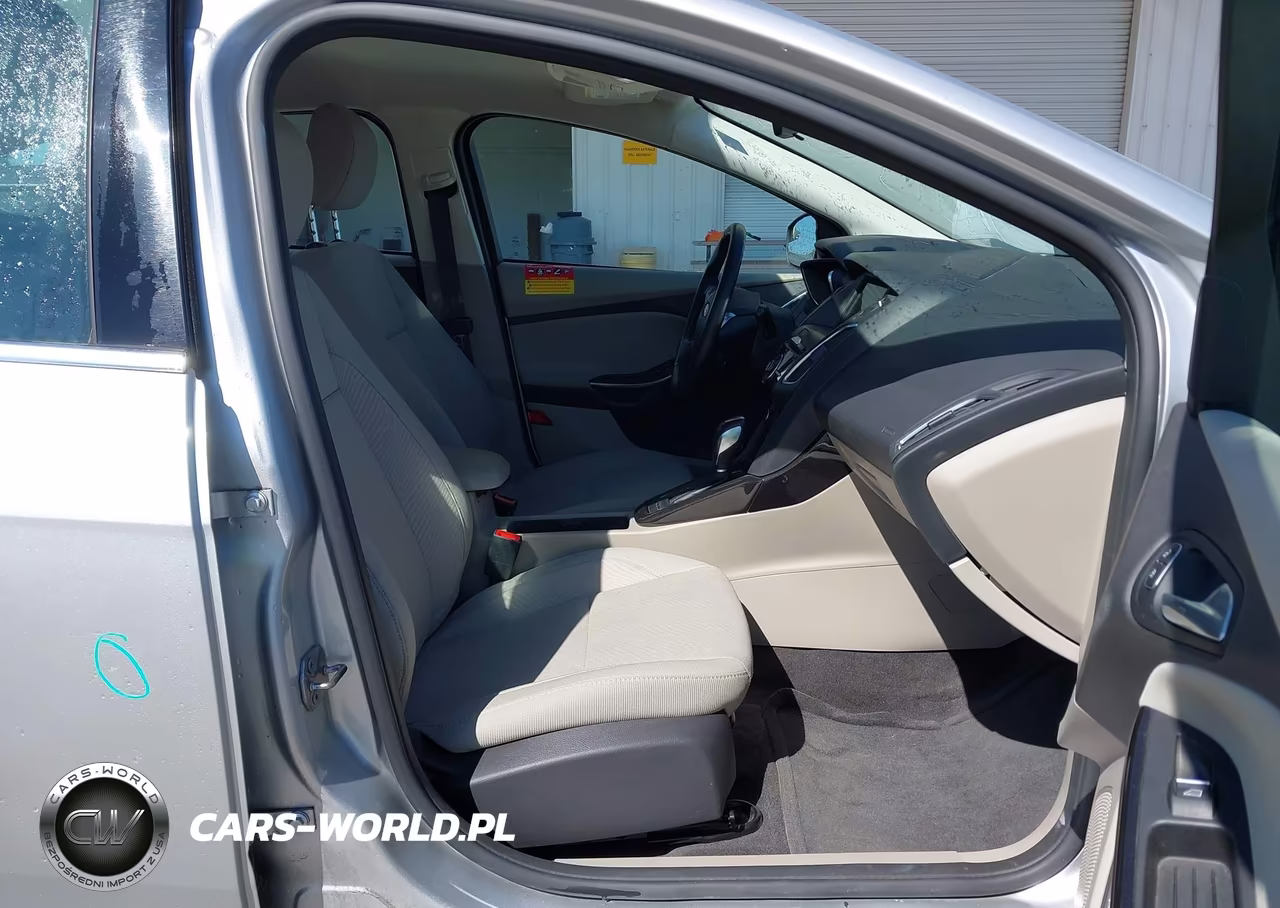 2018 Ford Focus Electric VIN:1FADP3R43JL296139 - 5