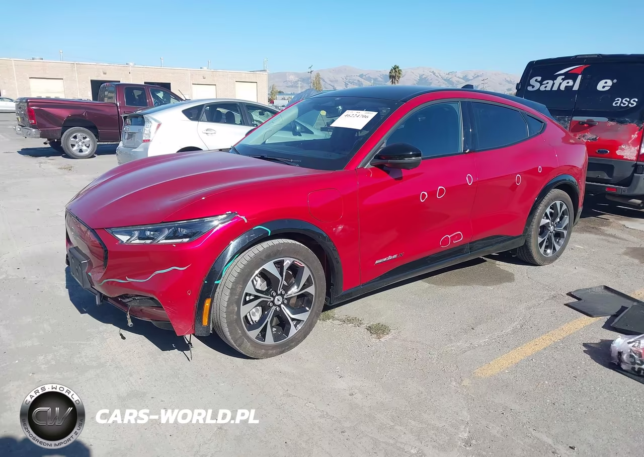 2022 Ford Mustang Mach-E Premium VIN:3FMTK3R75NMA30717 - 2