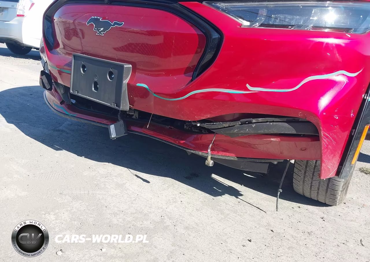 2022 Ford Mustang Mach-E Premium VIN:3FMTK3R75NMA30717 - 6