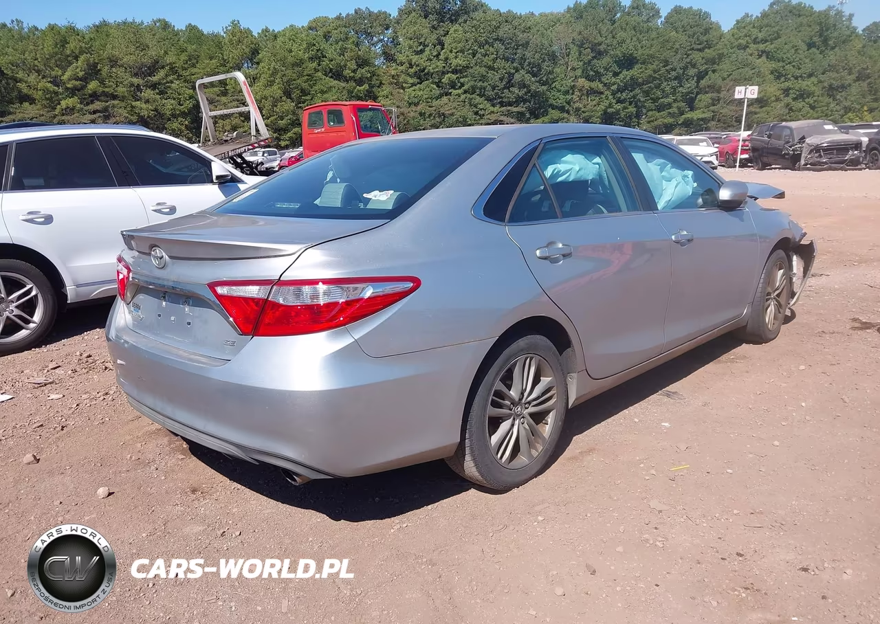 2017 Toyota Camry Se VIN:4T1BF1FK0HU637542 - 4