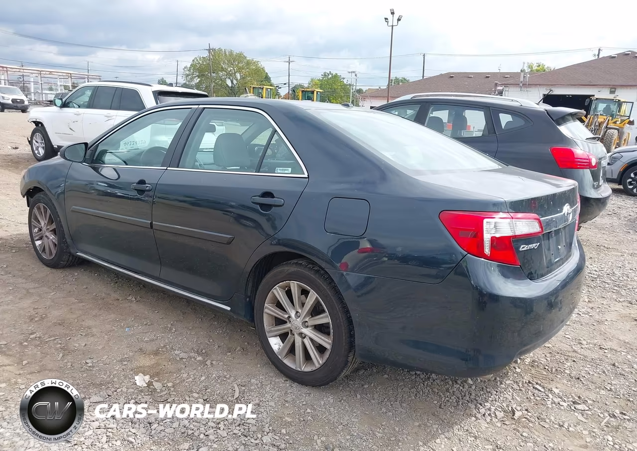 2014 Toyota Camry Xle V6 VIN:4T1BK1FK9EU547796 - 3