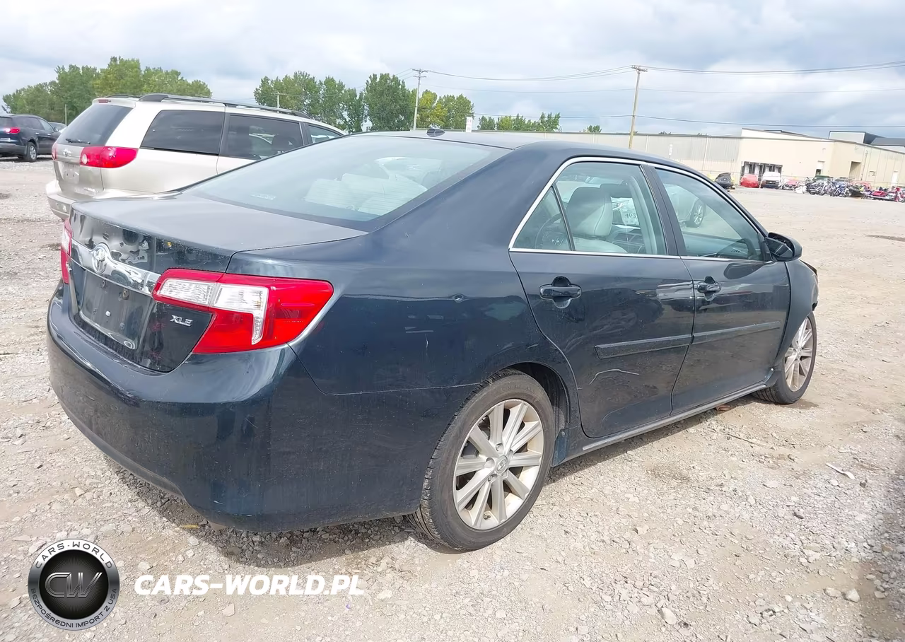2014 Toyota Camry Xle V6 VIN:4T1BK1FK9EU547796 - 4