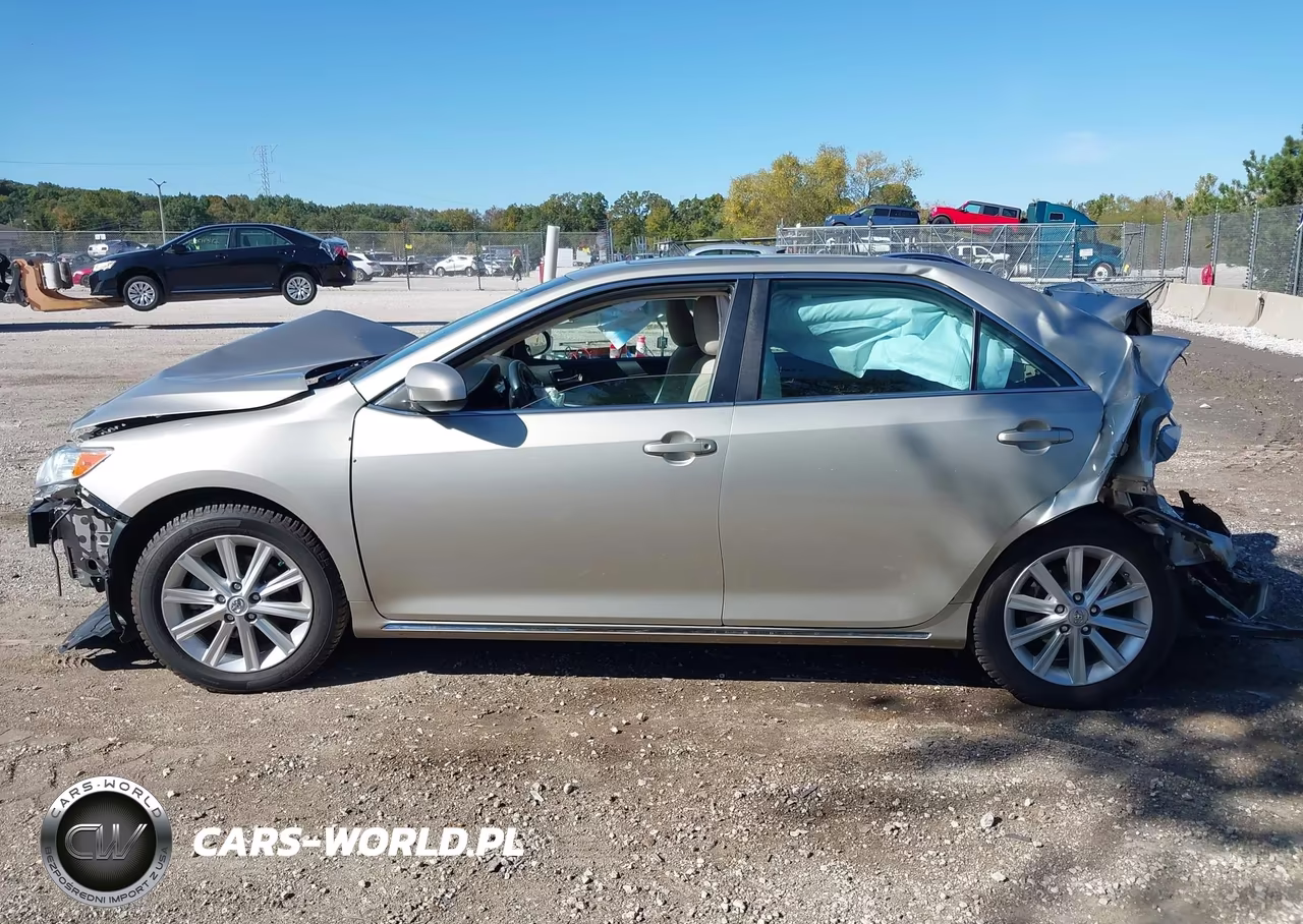 2014 Toyota Camry Xle VIN:4T4BF1FK3ER362573 - 14