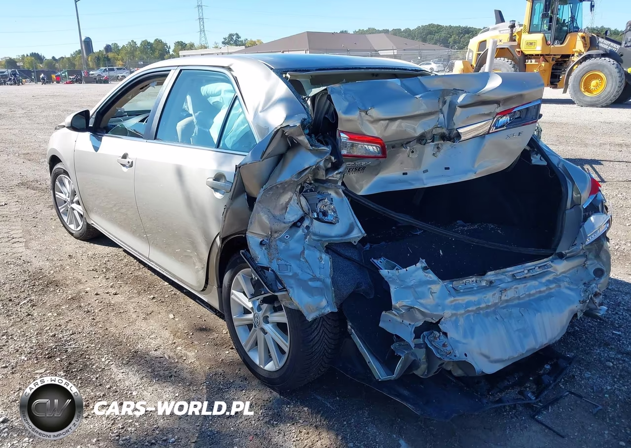 2014 Toyota Camry Xle VIN:4T4BF1FK3ER362573 - 3