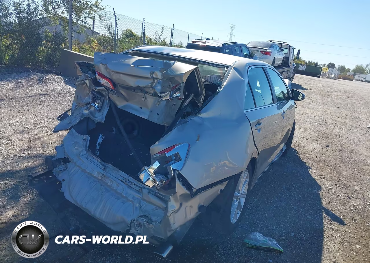 2014 Toyota Camry Xle VIN:4T4BF1FK3ER362573 - 4