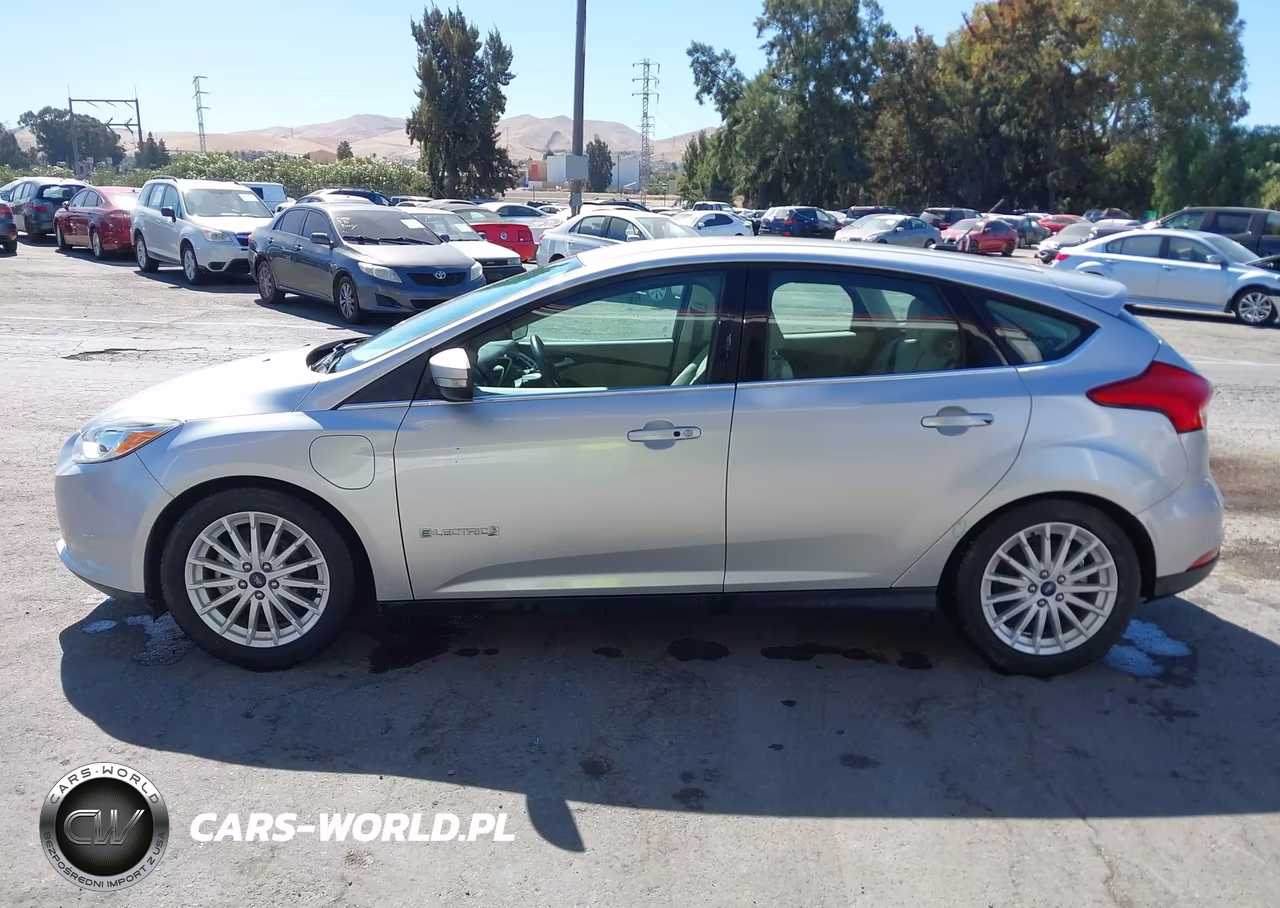 2018 Ford Focus Electric VIN:1FADP3R41JL296138 - 16
