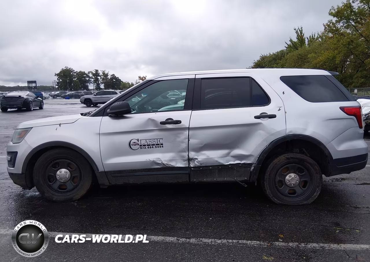 2018 Ford Police Interceptor Utility VIN:1FM5K8AR9JGA37077 - 17