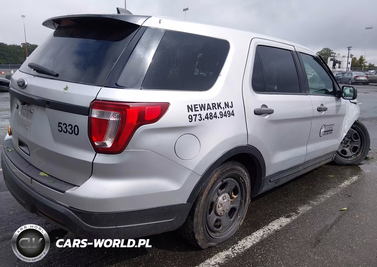 2018 Ford Police Interceptor Utility VIN:1FM5K8AR9JGA37077 - 4
