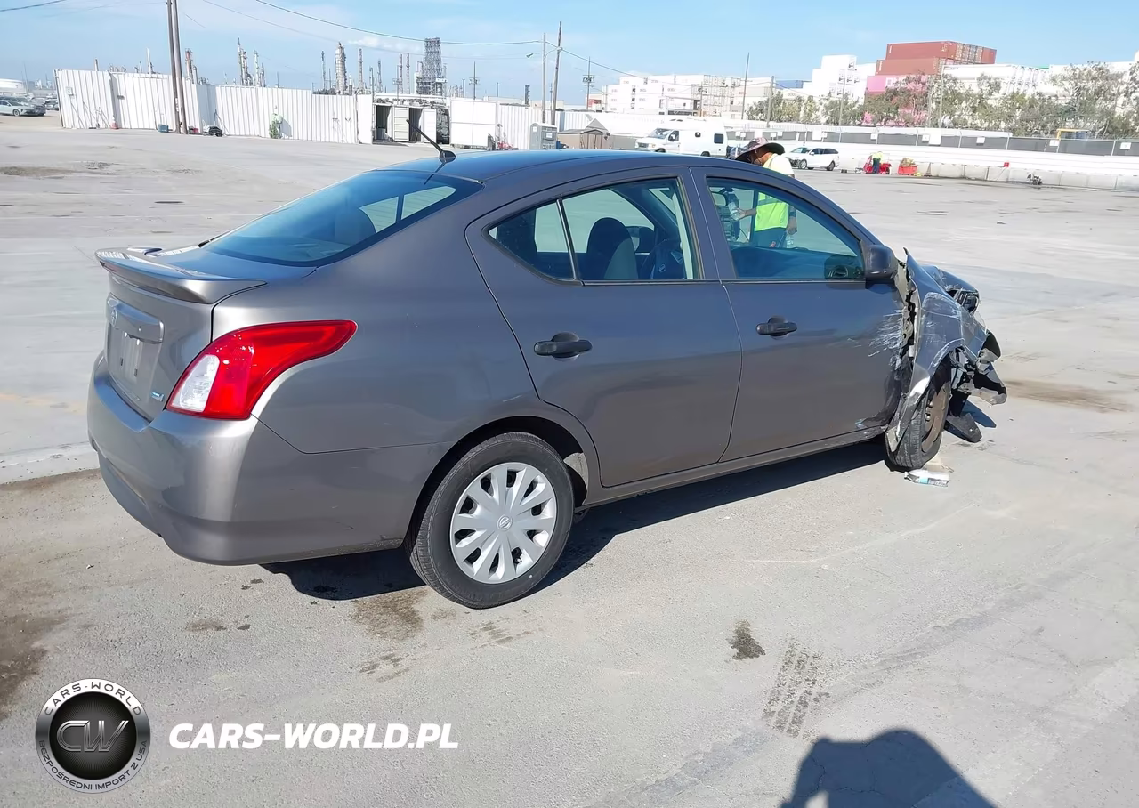 2015 Nissan Versa 1.6 S+ VIN:3N1CN7AP3FL939192 - 4