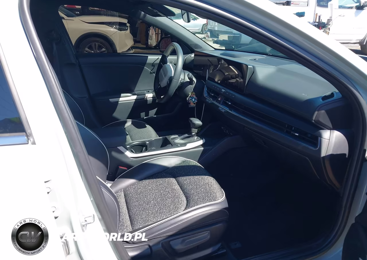 2025 Kia K4 Gt-Line VIN:3KPFW4DE5SE124846 - 5
