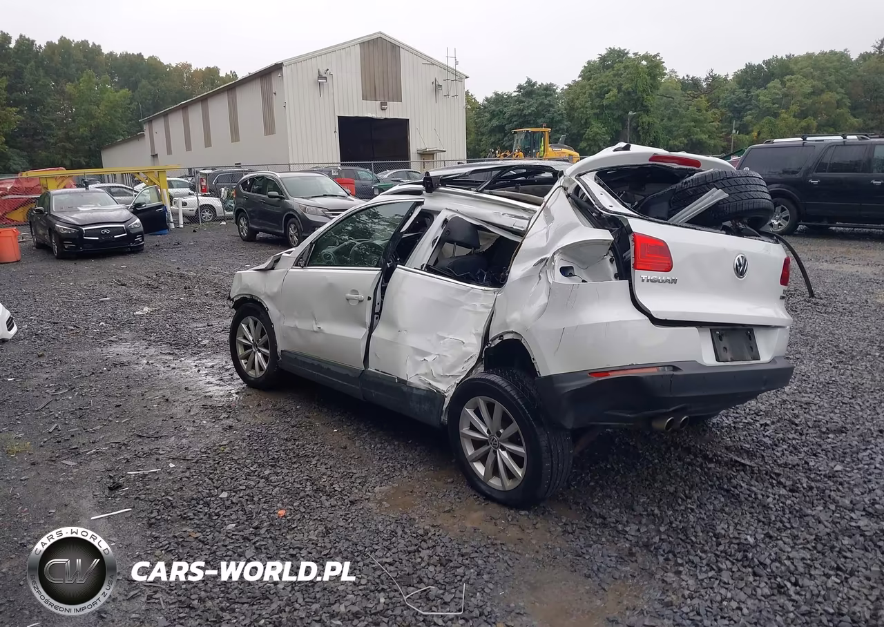 2017 Volkswagen Tiguan 2.0T Wolfsburg Edition VIN:WVGSV7AX6HK015306 - 3