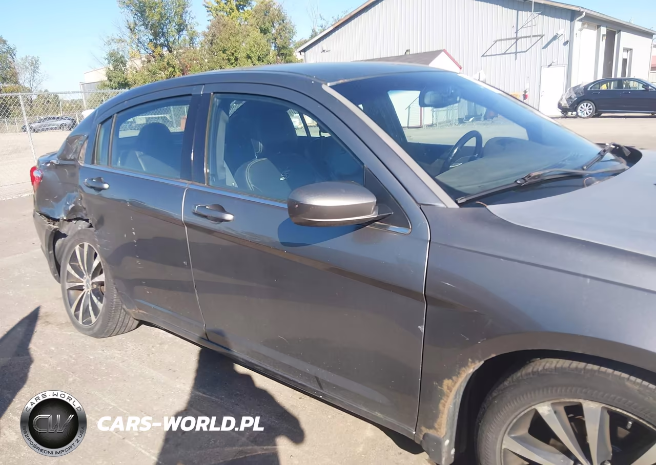 2011 Chrysler 200 S VIN:1C3BC8FGXBN606404 - 13