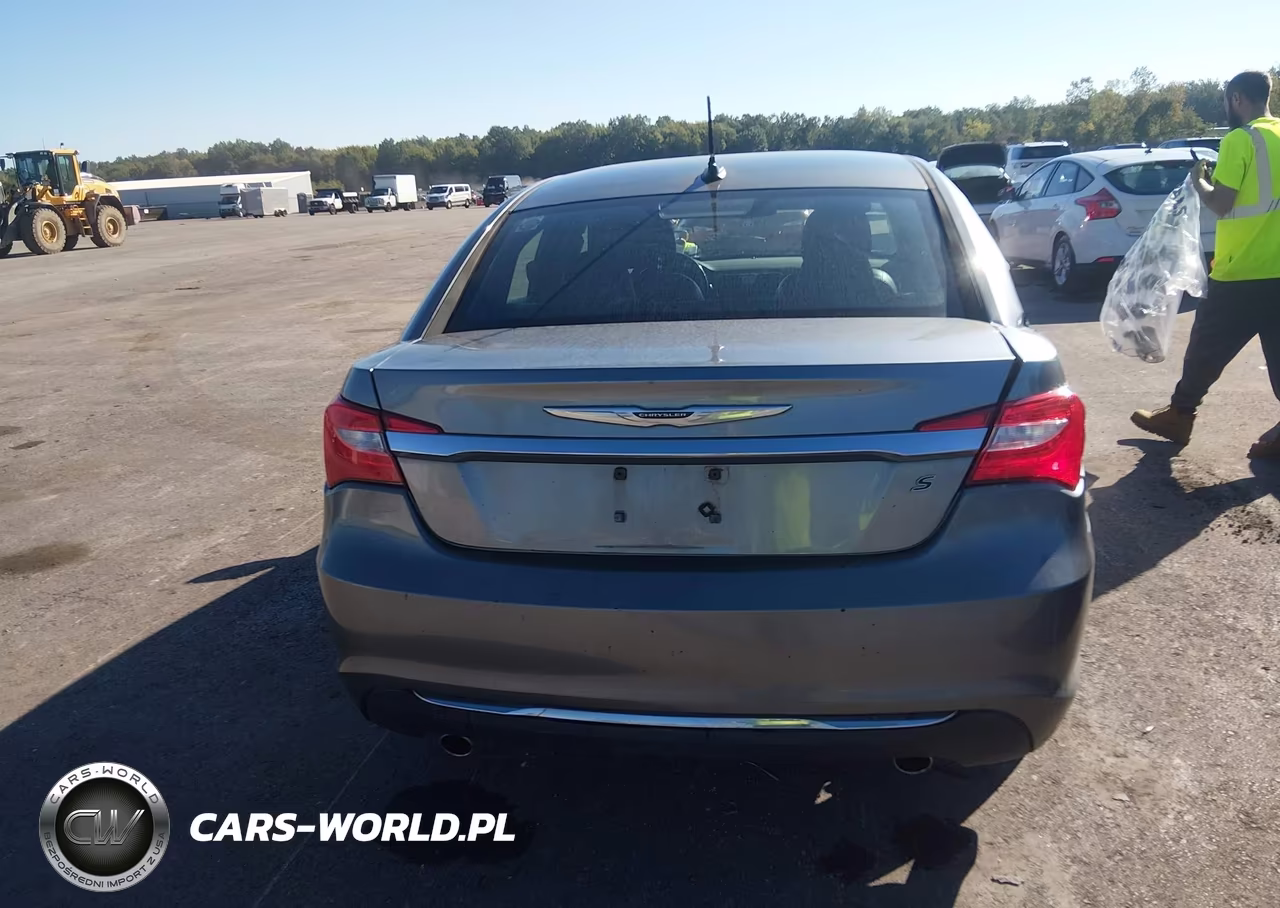 2011 Chrysler 200 S VIN:1C3BC8FGXBN606404 - 16