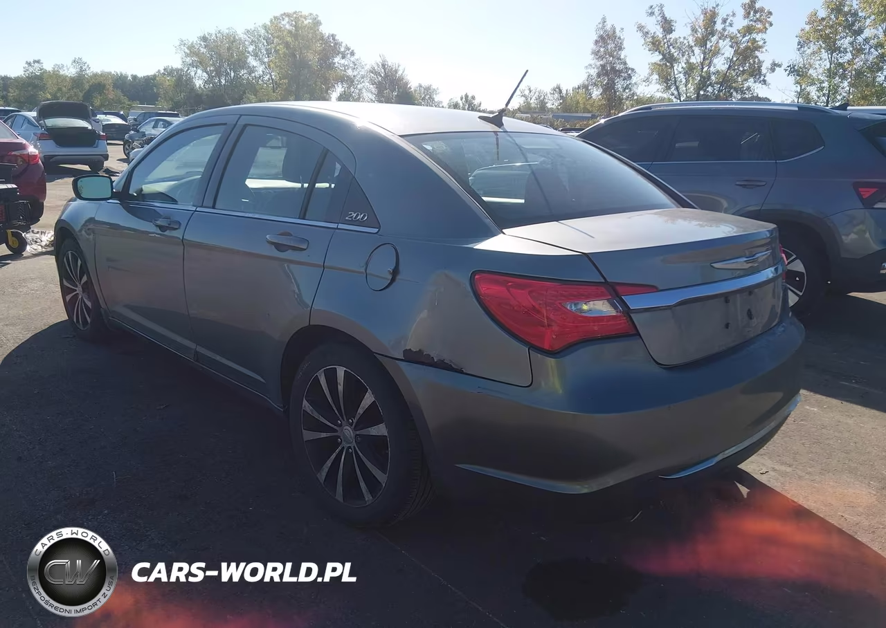 2011 Chrysler 200 S VIN:1C3BC8FGXBN606404 - 3