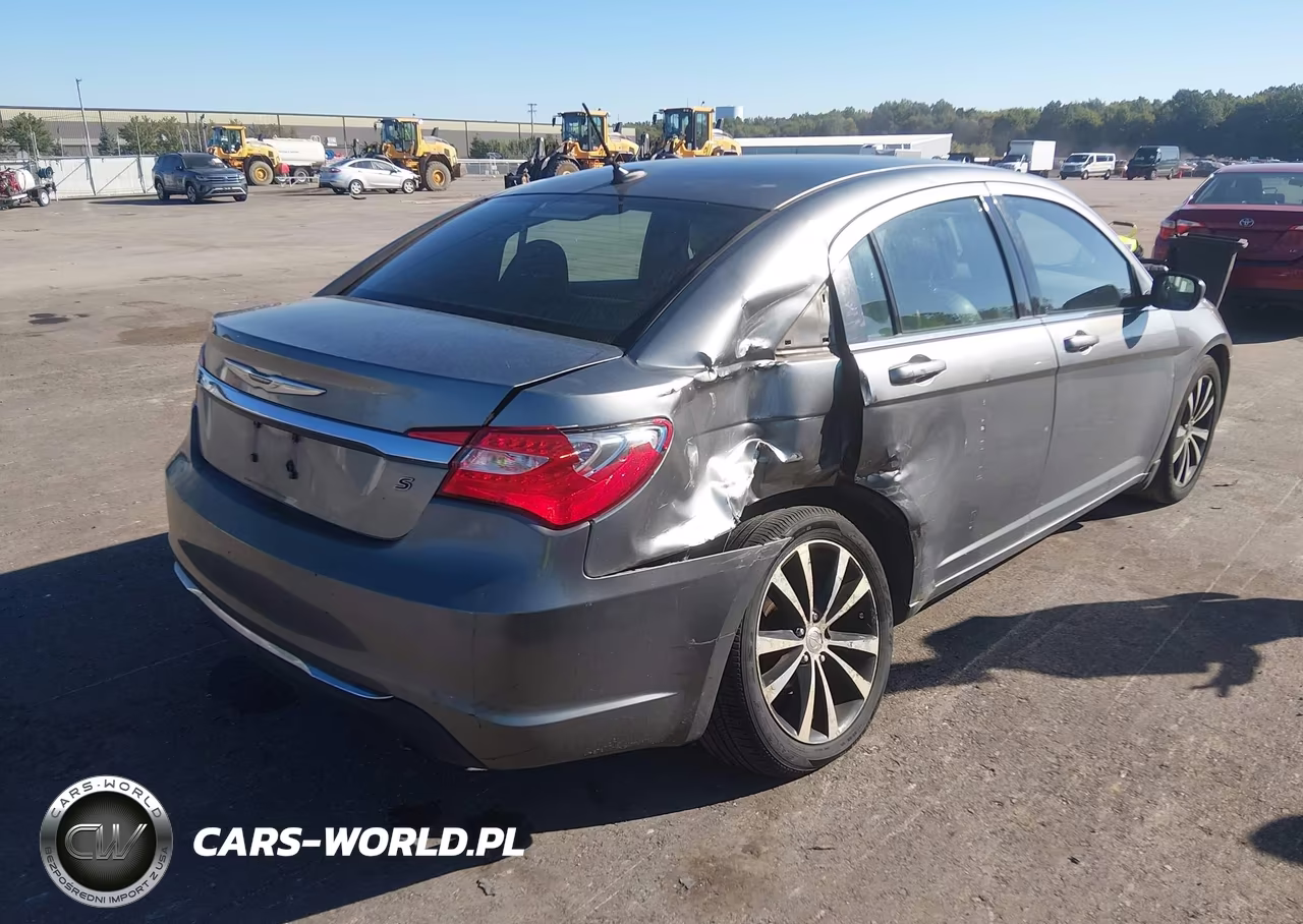 2011 Chrysler 200 S VIN:1C3BC8FGXBN606404 - 4