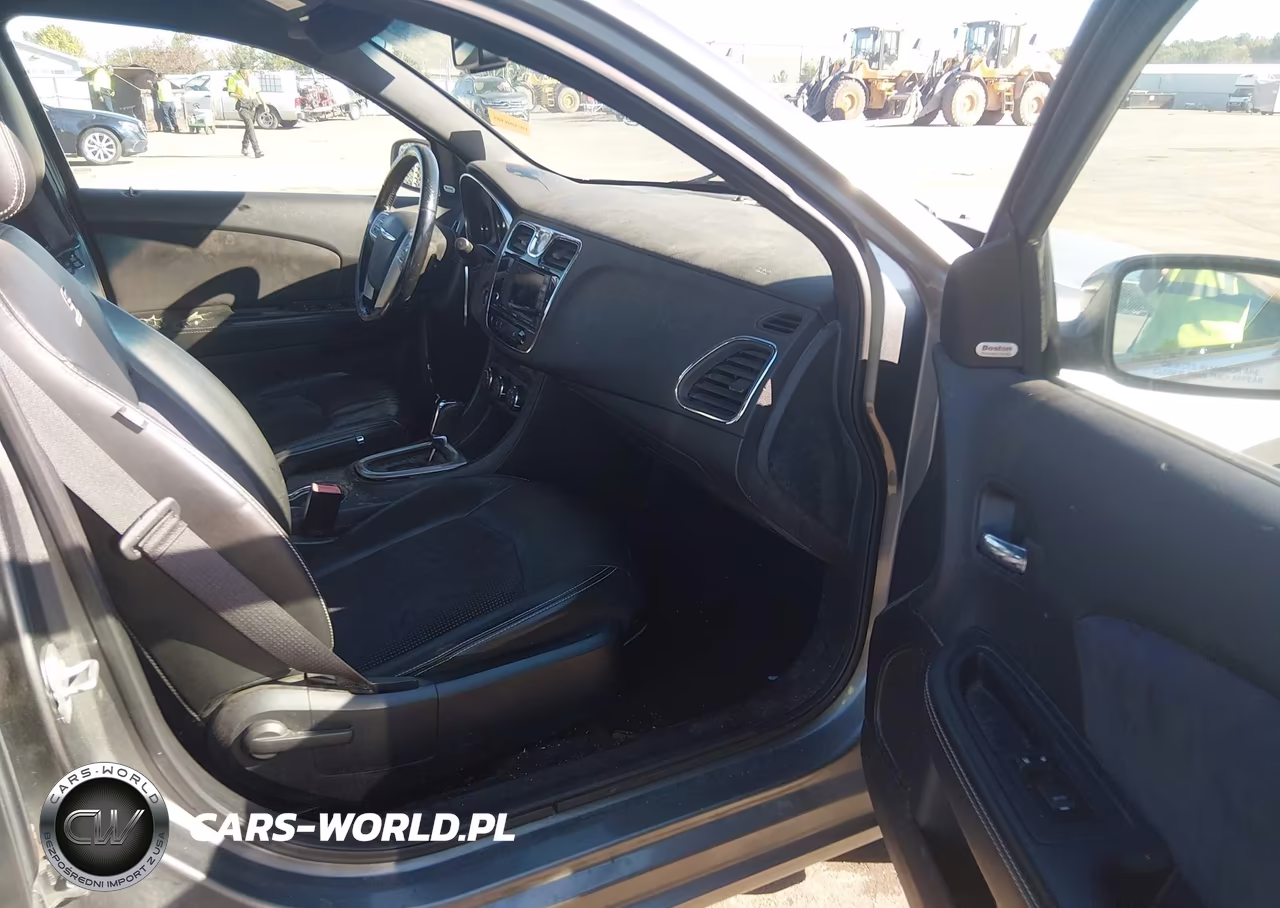 2011 Chrysler 200 S VIN:1C3BC8FGXBN606404 - 5