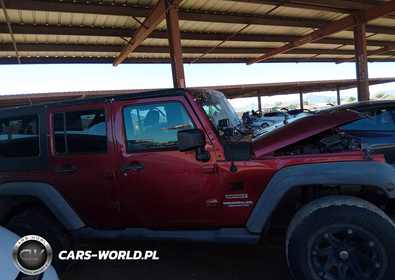 2013 Jeep Wrangler Unlimited Sport VIN:1C4HJWDG8DL577101 - 13