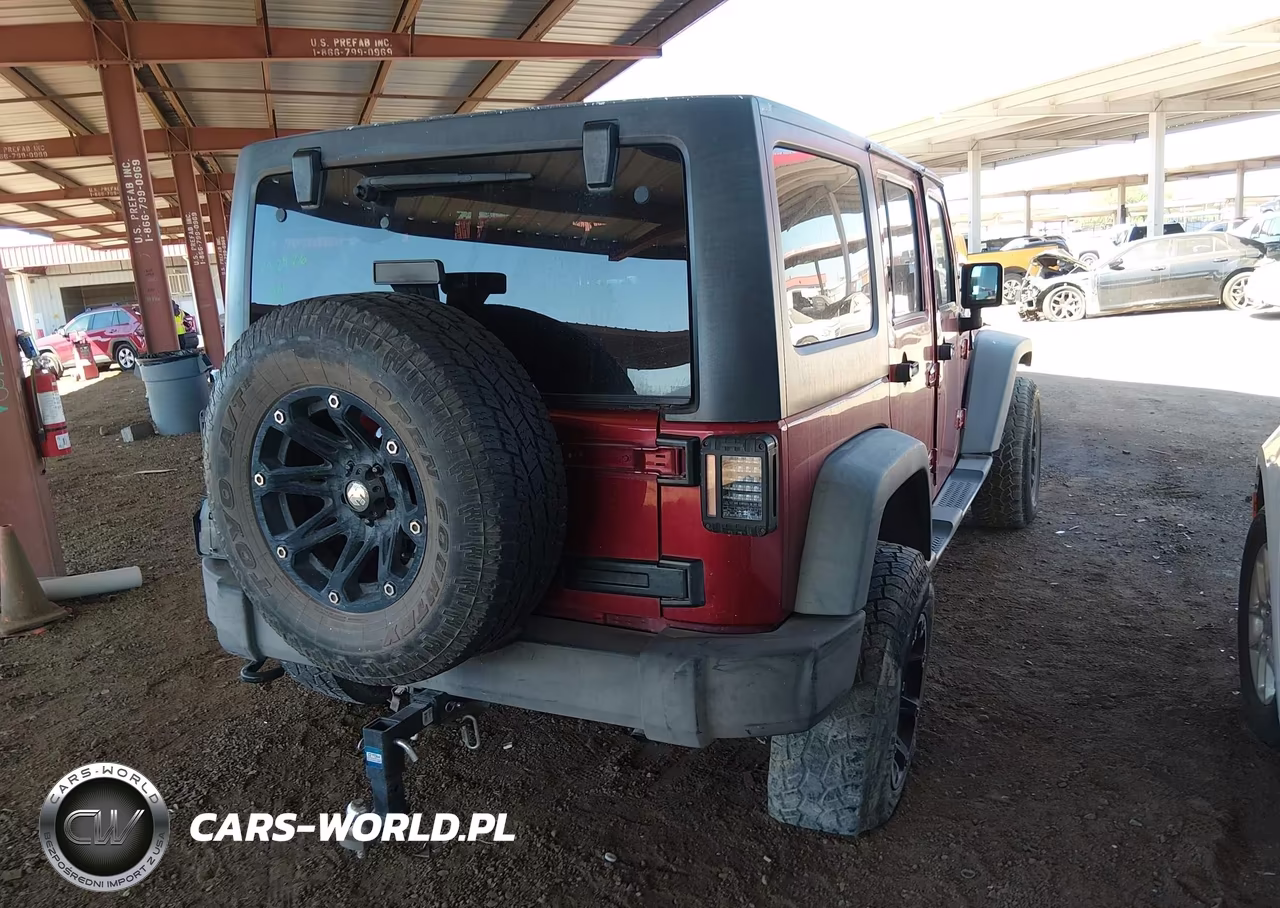 2013 Jeep Wrangler Unlimited Sport VIN:1C4HJWDG8DL577101 - 4