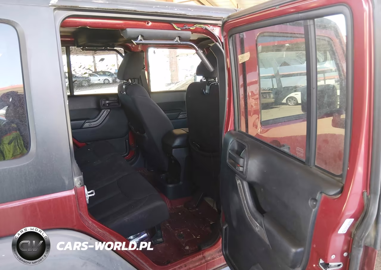 2013 Jeep Wrangler Unlimited Sport VIN:1C4HJWDG8DL577101 - 8
