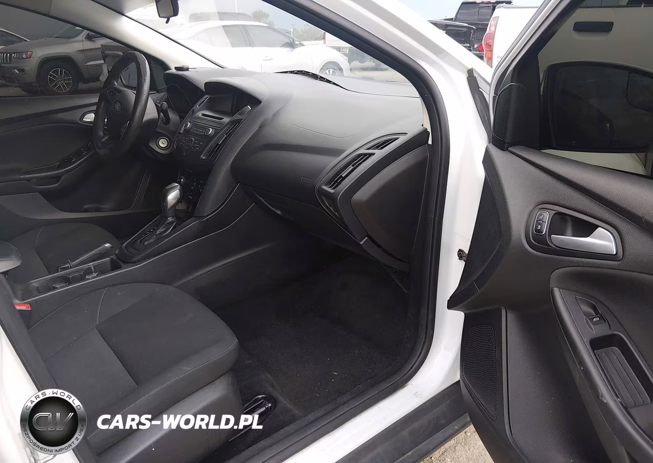 2015 Ford Focus Se VIN:1FADP3F28FL263633 - 5